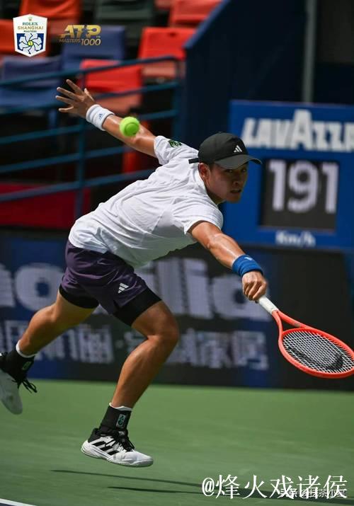 美高梅澳门网球名人赛开幕 商竣程吴易昺出战